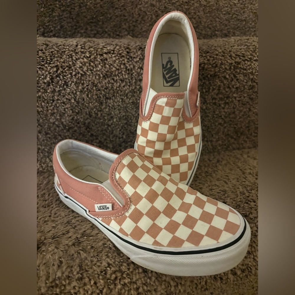 Women’s Vans size 6 & a half, Men’s size 5.